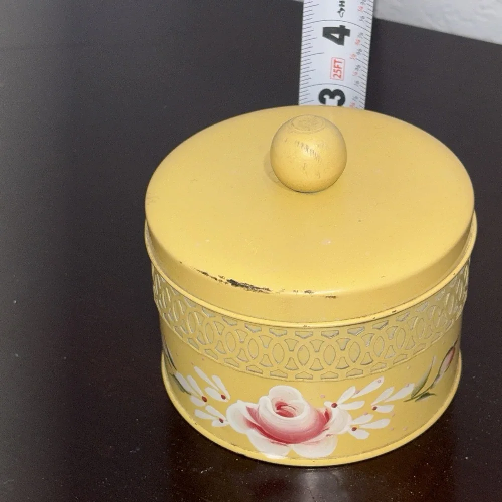 VTG Buttery Yellow Powder Box Tin Feminine Shabby Granny Cottage Dresser Table
